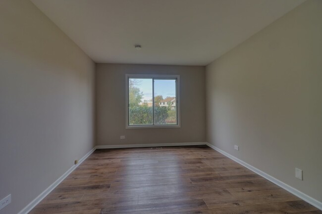 Building Photo - 364 Grissom Ct