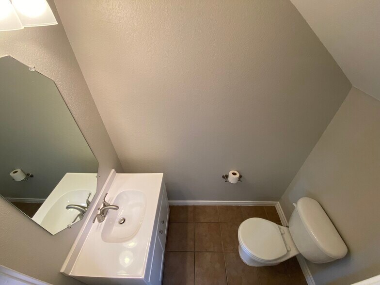 Downstairs bath - 12404 Pinestraw Rd