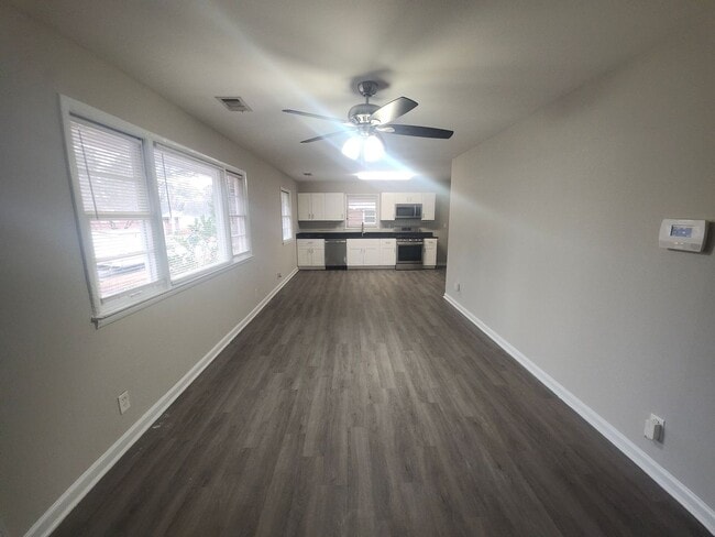 Building Photo - Charming 3BR/2BA Home with Updated Kitchen & Spacious Backyard in Atlanta!