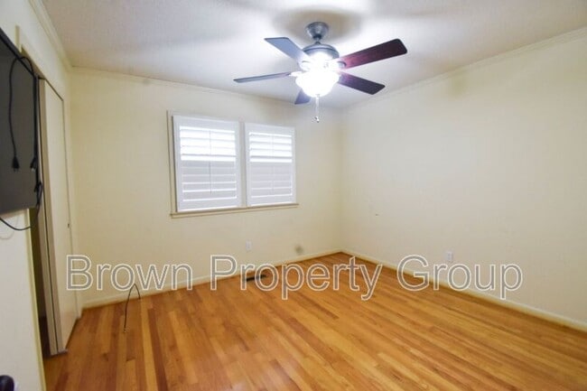Building Photo - 2417 Dartmouth Dr