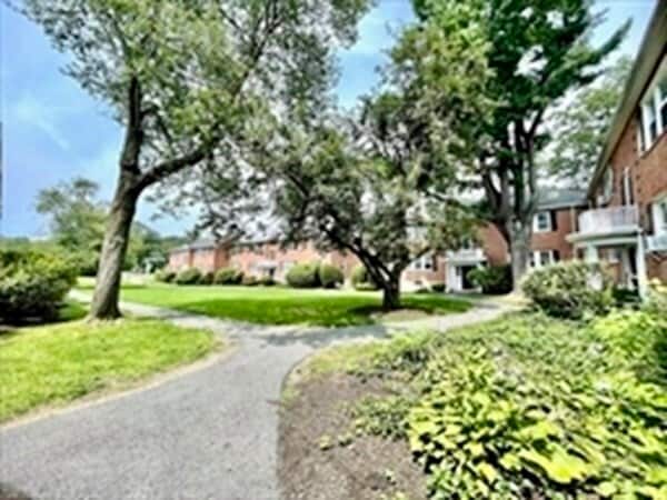 Building Photo - 17 Hammond Pond Pkwy