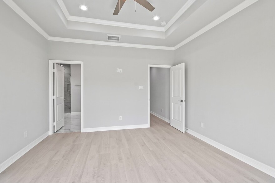 Building Photo - 5415 Bacher St