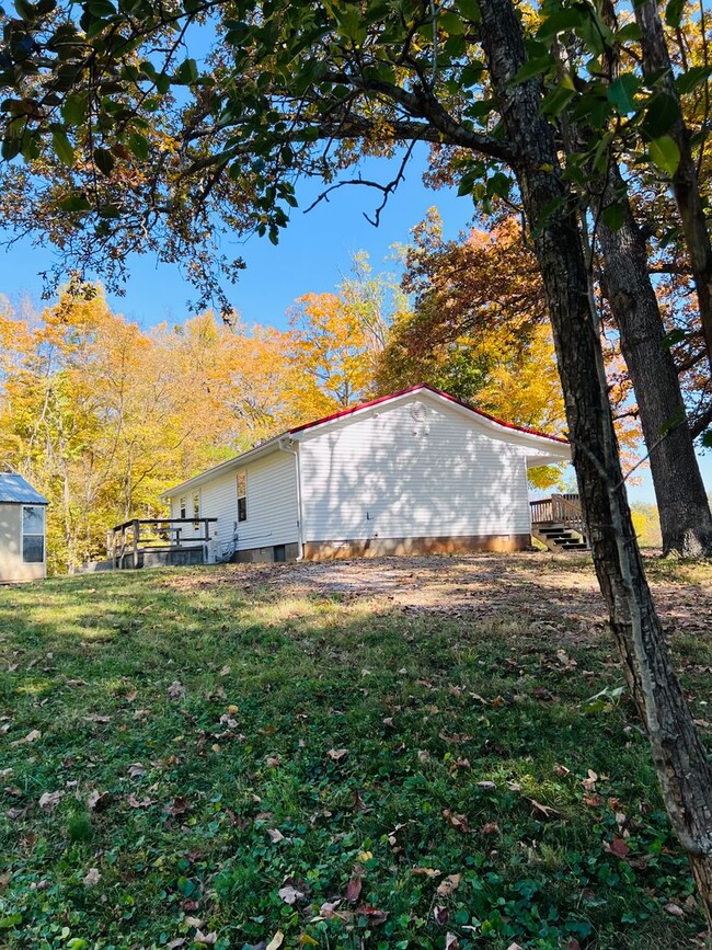 Building Photo - 2 bed 1.5 Bath Single Family Home