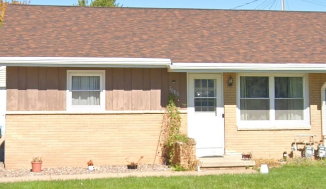 Building Photo - 1080 Holly Ct