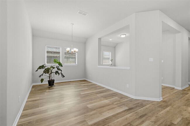 Building Photo - 2815 Torrey Pines Dr