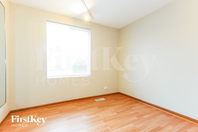 Building Photo - 1662 Park Vista Ln