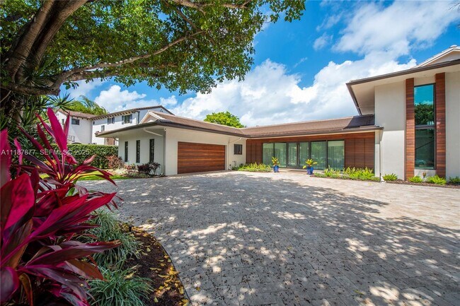 Building Photo - 1025 Diplomat Pkwy