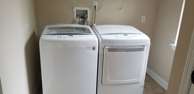 Building Photo - 2216 Musselwhite Ave