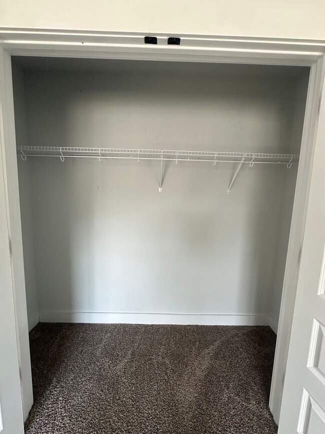 Building Photo - 238 E Ivybridge Dr