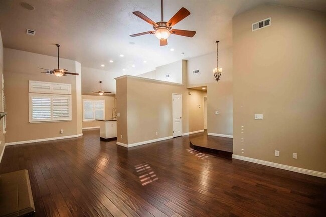 Building Photo - 1838 E Shea Dr