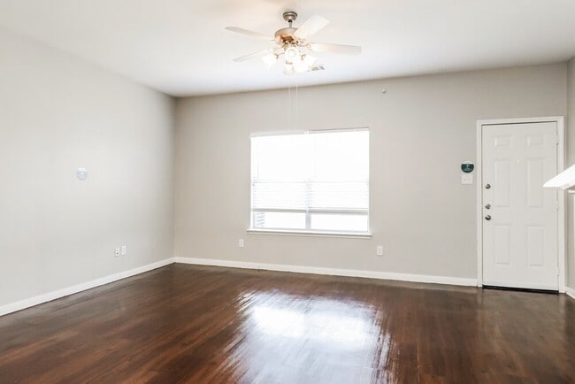 Building Photo - 29050 Village Creek Loop