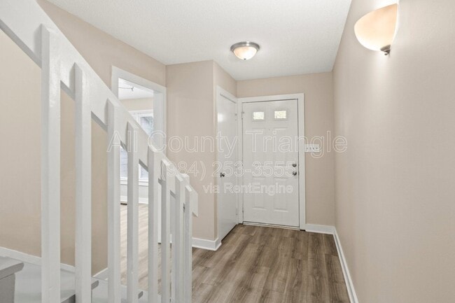 Building Photo - 1619 Budwood Dr