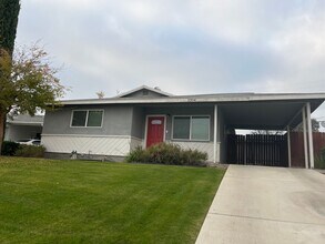 Building Photo - Northeast Bakersfield