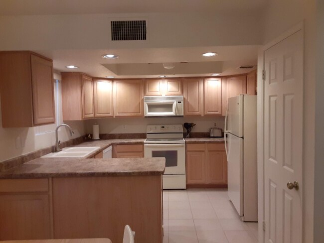 Building Photo - 12222 E Paradise Dr