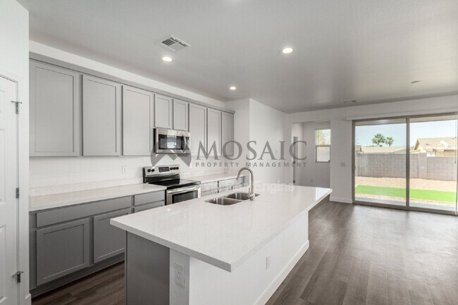 Building Photo - 5736 S Daisy Patch Pl