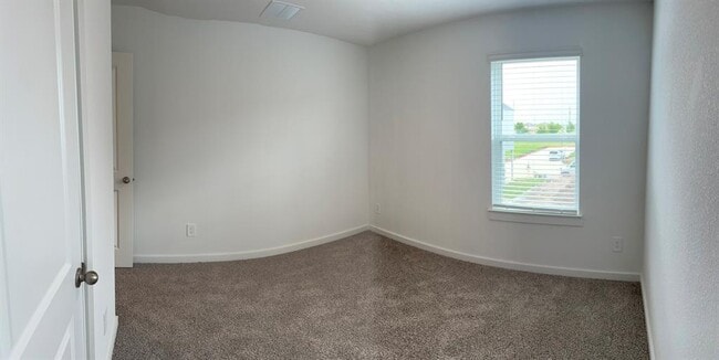 Building Photo - 3017 La Latina Dr