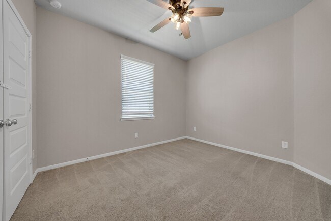 Building Photo - 411 Walnut Branch Dr