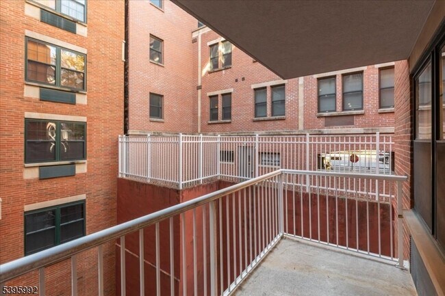 Building Photo - 7 Prospect St