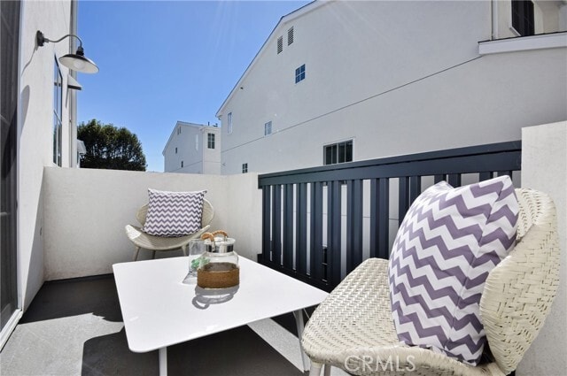 Building Photo - 4641 Cahuenga Blvd