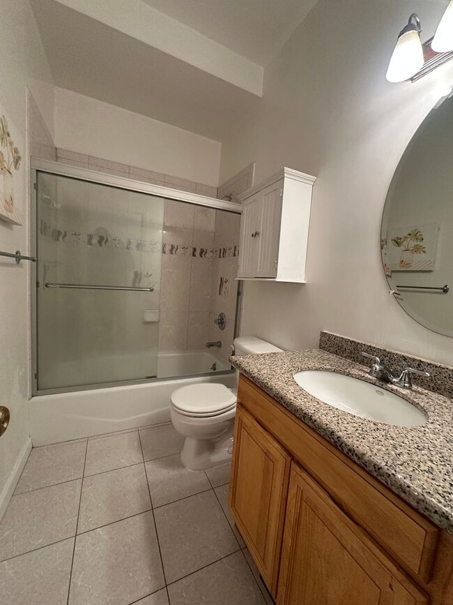 Building Photo - NML222 (222-12th)