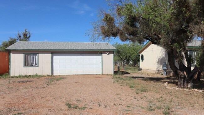 Building Photo - 6206 S Ranch Rd