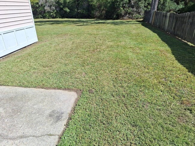 Building Photo - 8100-8104 Exchange St