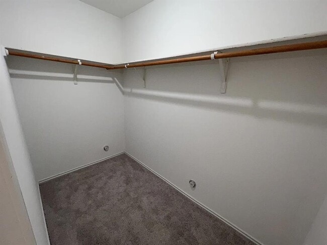 Building Photo - 5648 Brougham Way