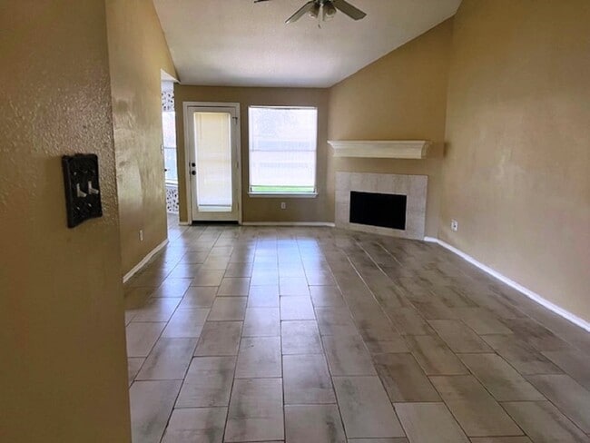 Building Photo - 5618 Village Arbour Dr
