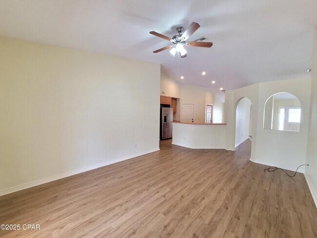 Building Photo - 3225 Azalea Cir