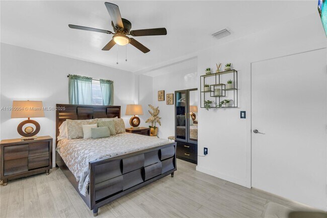 Building Photo - 774-774 NW 49th St