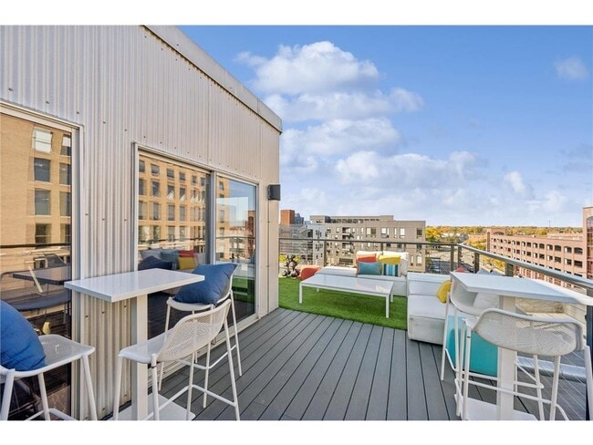 Building Photo - 801 N Washington Ave
