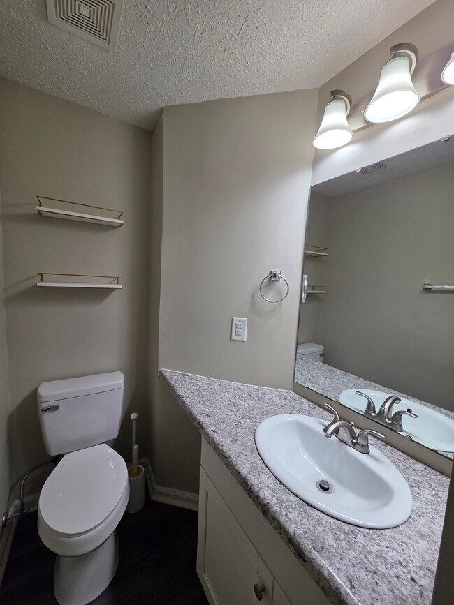 Building Photo - 8512 Hague Rd