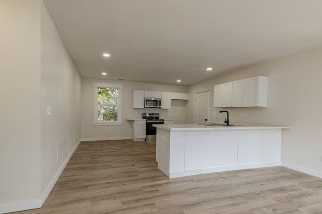 Building Photo - BRAND NEW 3 Bedroom | 2 Bathroom | 2 Car Garage HOME -- 1400 sqft, PETS WELCOME!