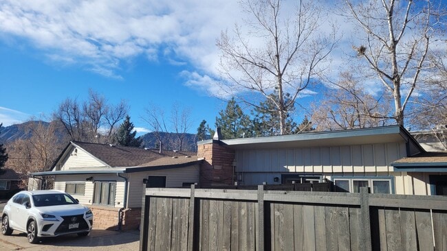 Building Photo - 1325 Balsam Ave