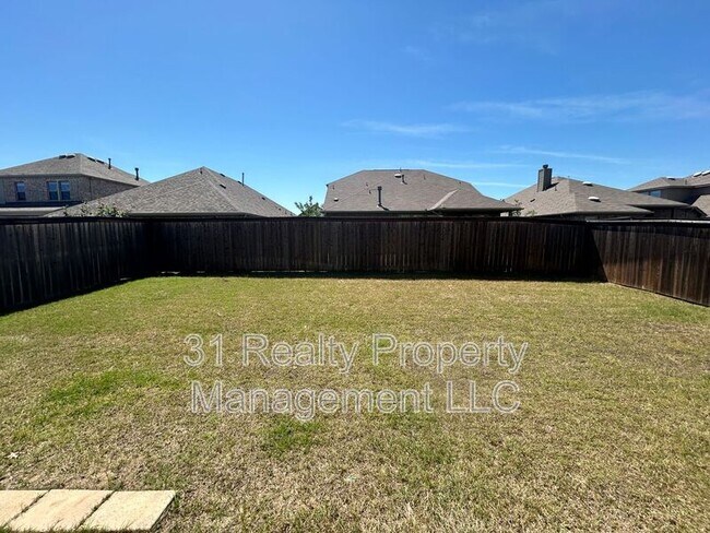 Building Photo - 16616 Central Garden Ln