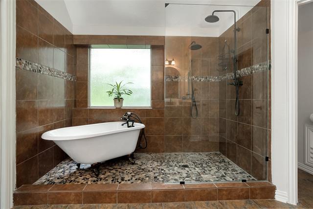 Building Photo - 6716 Bluffview Dr