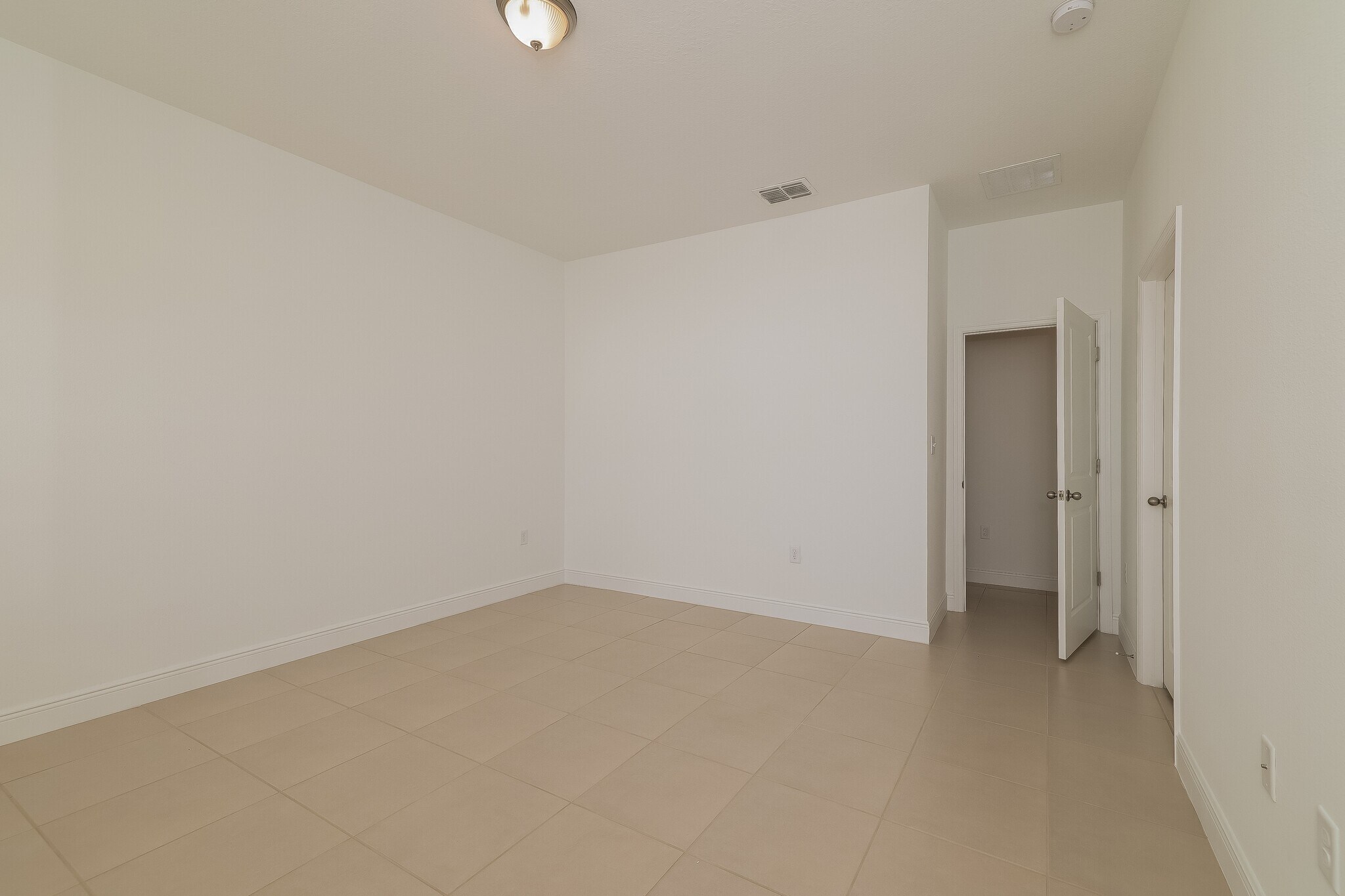 Building Photo - 416 Lark Ct