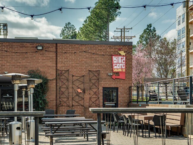 Building Photo - Custom 3 story home in the heart of Belmont/Optimist Park!