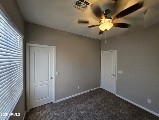 Building Photo - 2065 E Hulet Dr