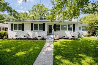 Building Photo - Stunning 3 Bedroom, 2 Bathroom in West Col...