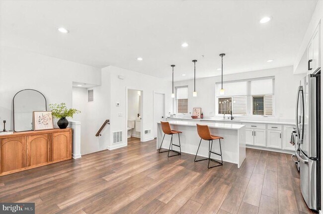 Building Photo - 3005 Birchview Walk
