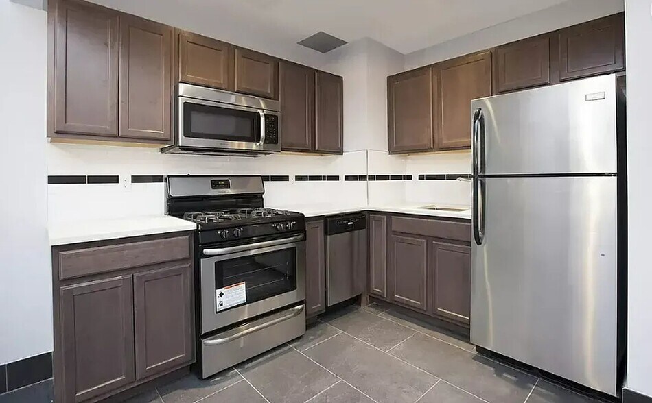 Building Photo - 164 Attorney St