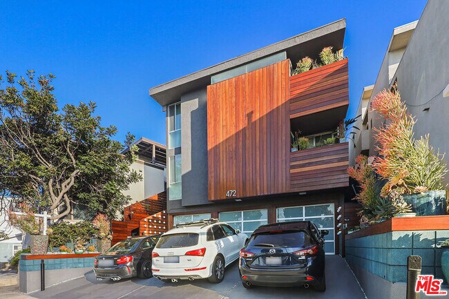 Building Photo - 472 Rosecrans Ave