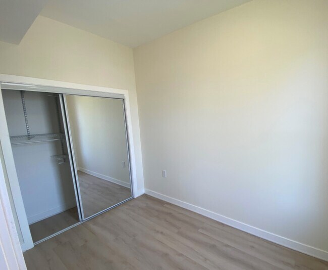 Building Photo - 1322 W Ohio St