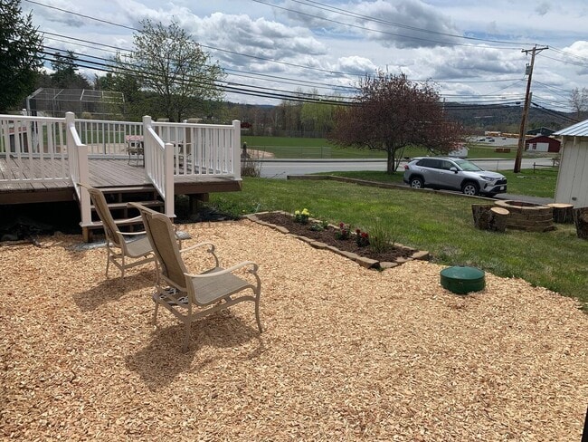 Building Photo - 9 Old Etna Rd