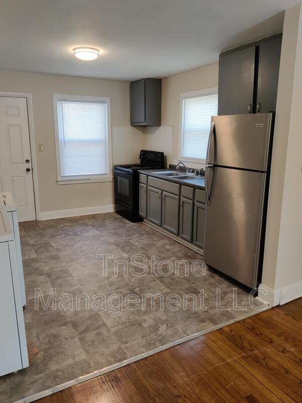 Building Photo - 2708 Revolution Pk Dr