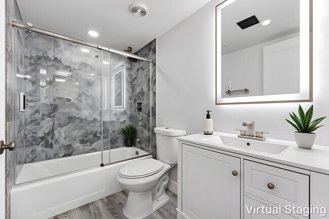 Building Photo - 200 Jacaranda Country Club Dr