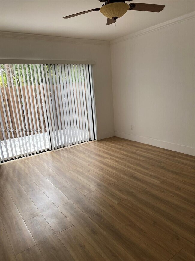 Building Photo - 10925 SW 113th Pl