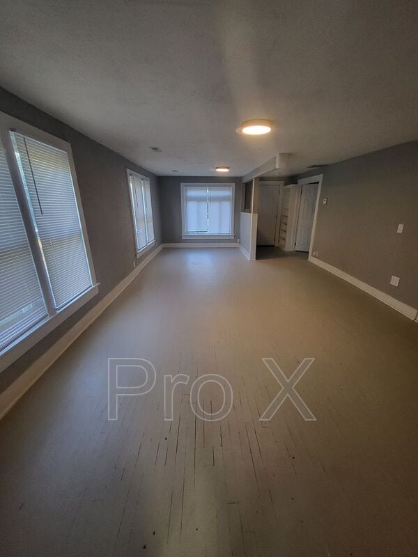 Building Photo - 2510 Iron Gates Rd