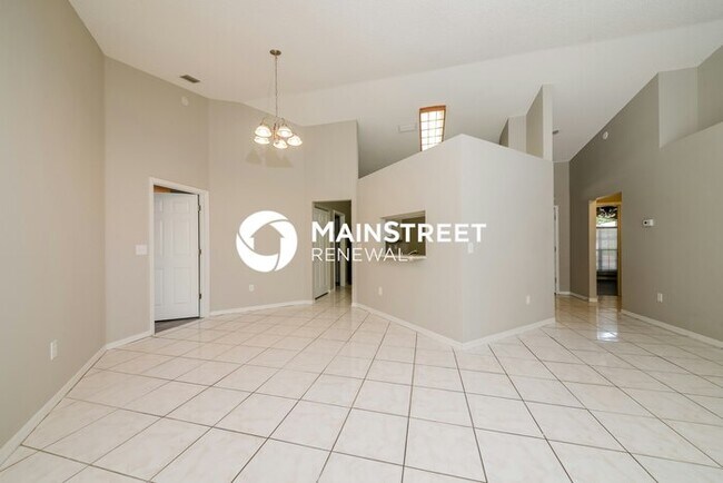 Building Photo - 4 Bedroom Pet-Friendly Home in Brandon, FL with Main Street Renewal